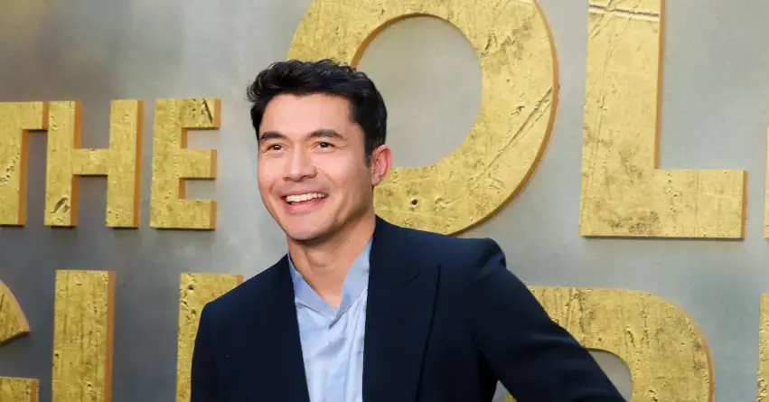 dinții lui Henry Golding &icirc;n 2025