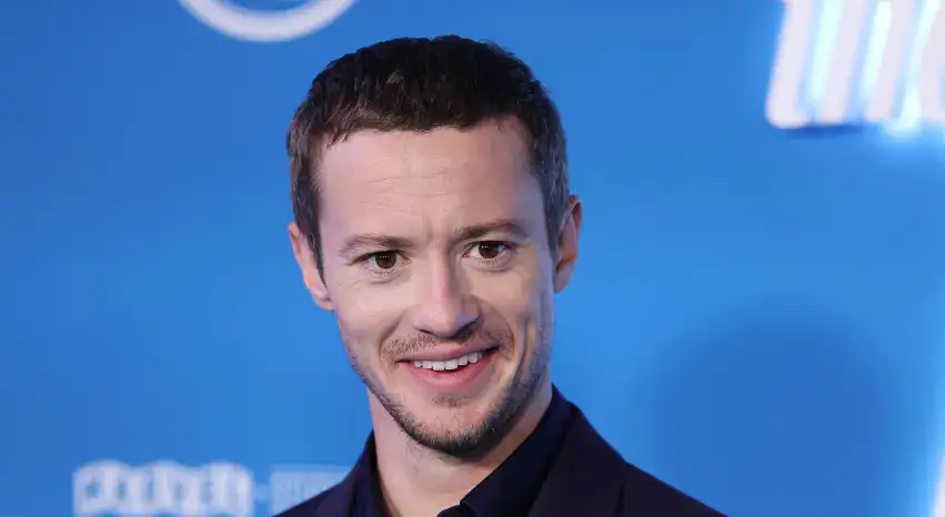 joseph quinn denti 2025