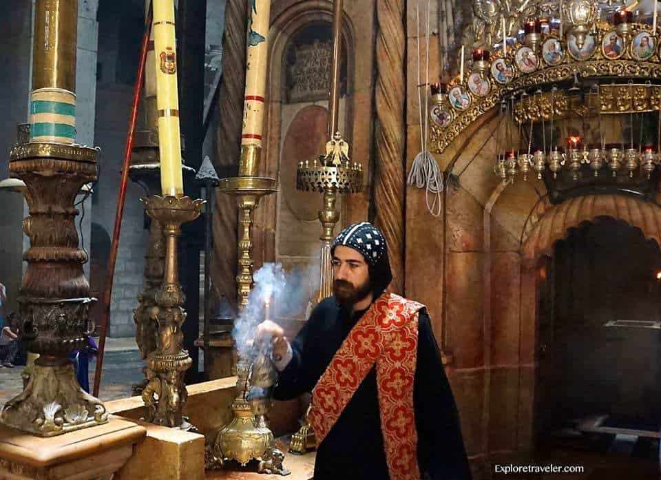 Christians Experience Holy Week In Jerusalem - A statue of a person - Church of the Holy Sepulchre