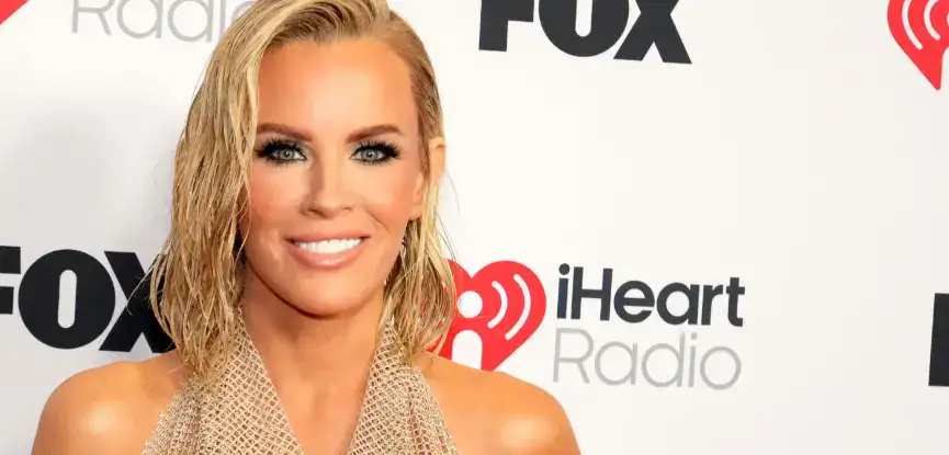 dinți Jenny McCarthy Hollywood Smile