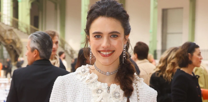 i denti di Margaret Qualley nel 2025