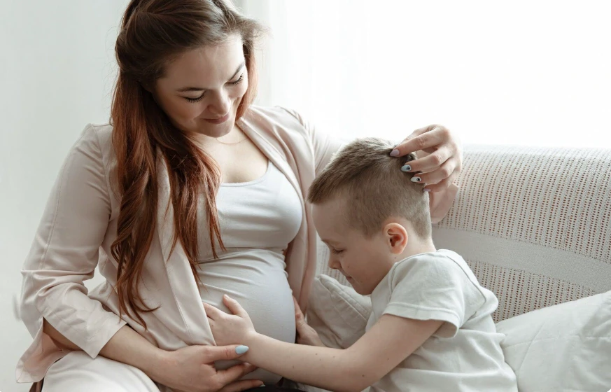 Bauch einer schwangeren Frau