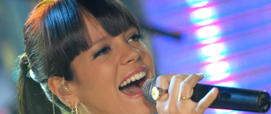 denti-di-lily-allen-in-2007