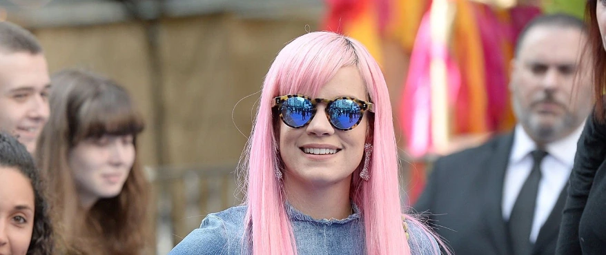 denti-di-lily-allen-in-2015