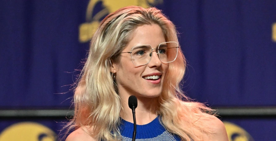 emily-bett-rickards-teeth-in-2025
