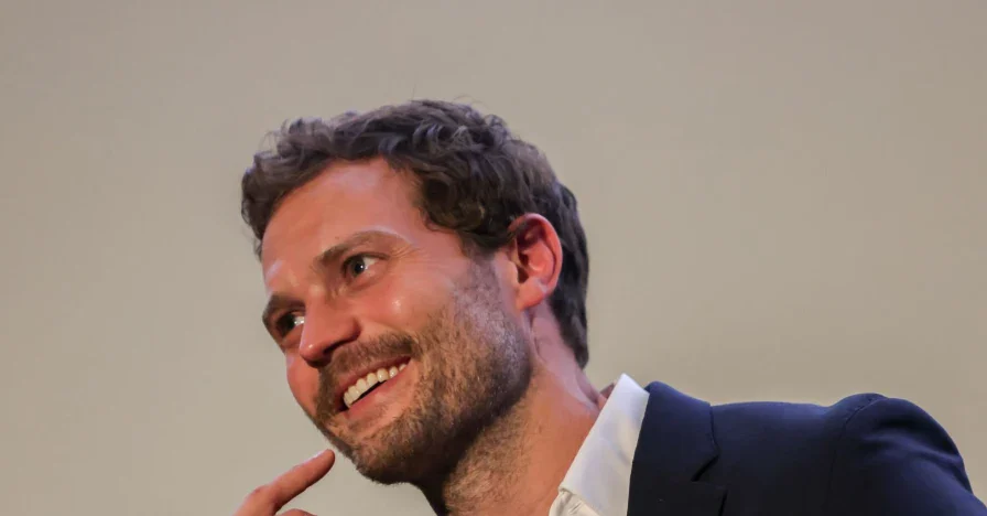 jamie-dornan-teeth-in-2020