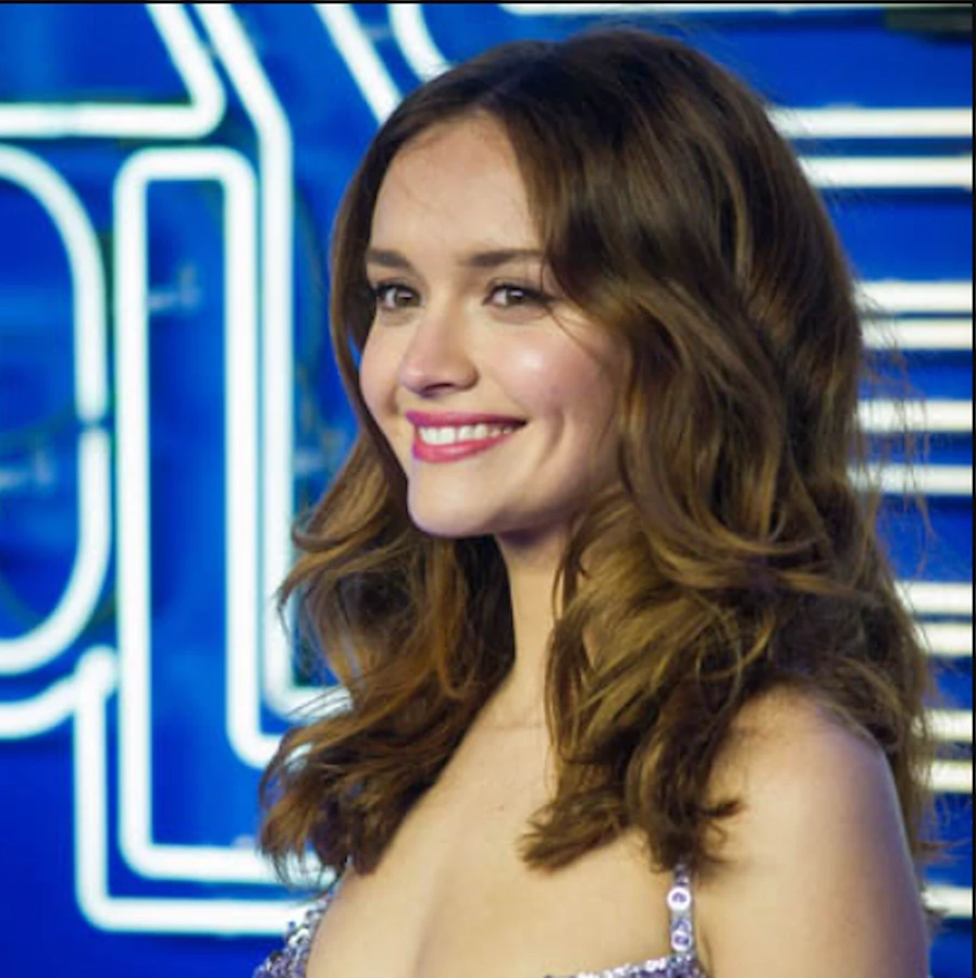 olivia cooke teeth 2015