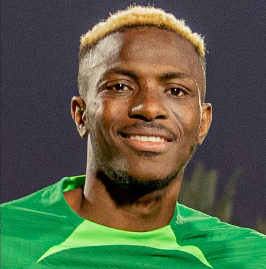 Victor Osimhen dişleri 2000