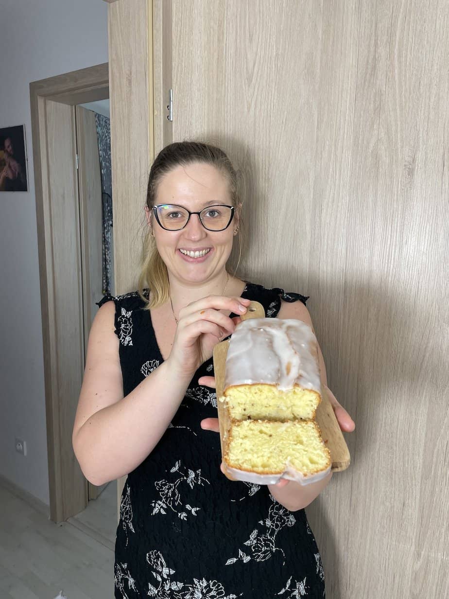 Polish cheese babka ready to be served.