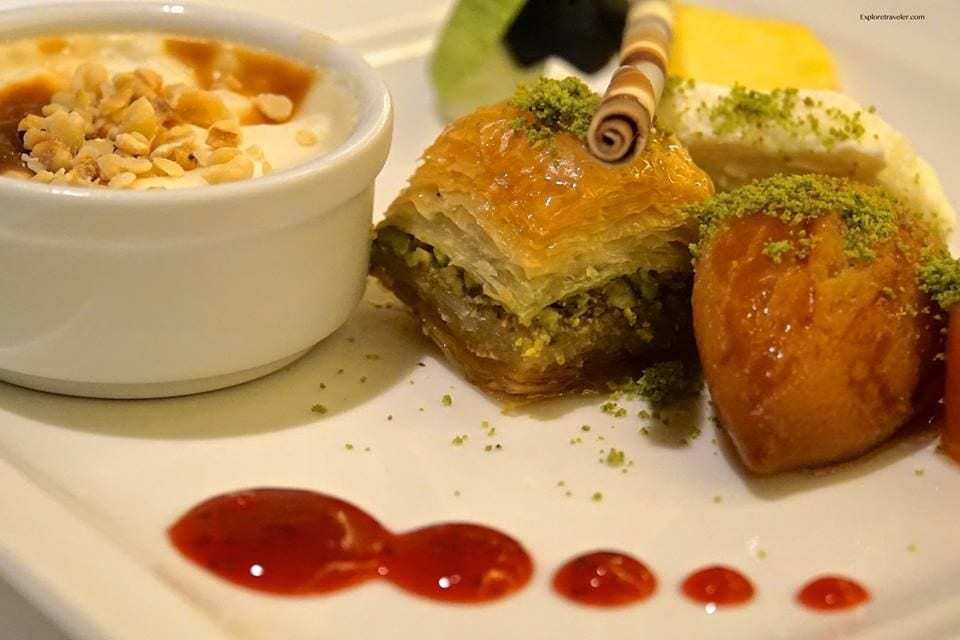 Кулінарна пригода в Стамбулі Туреччина - Тарілка їжі - Азійська кухня
