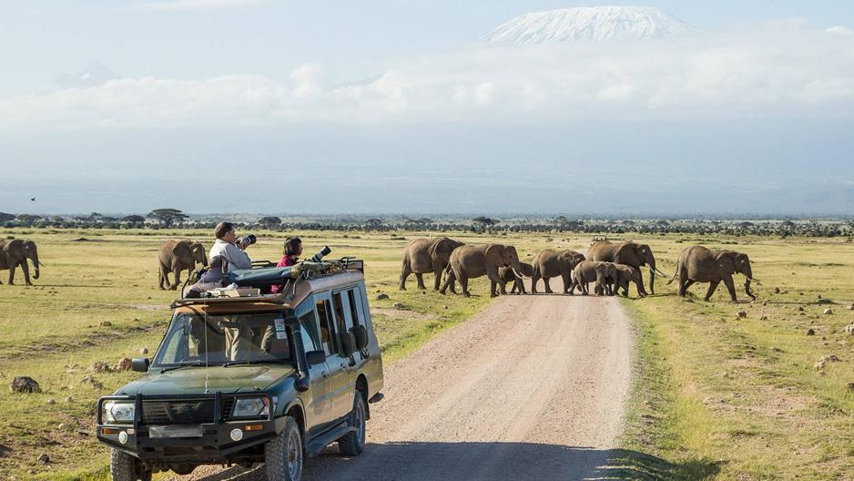 Kenyan 3-day Amboseli safari tours watching elephants and Mount Kilimanjaro and amboseli holiday packages.