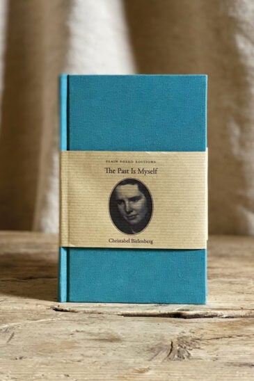 Christabel Bielenberg, The Past Is Myself - Slightly Foxed: Plain Foxed Edition