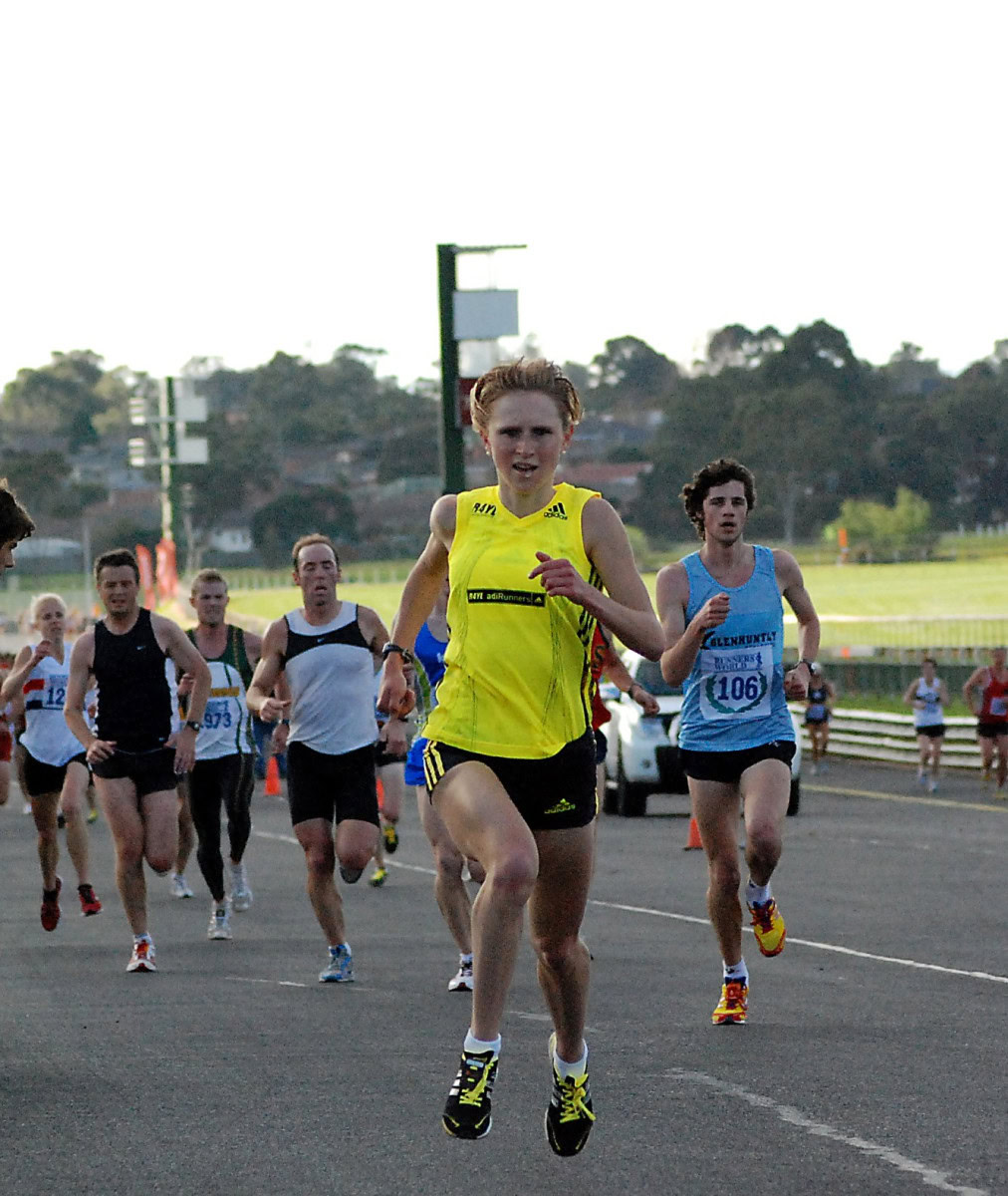Sandown-Classic-2009_0571_1760x2088_6197800