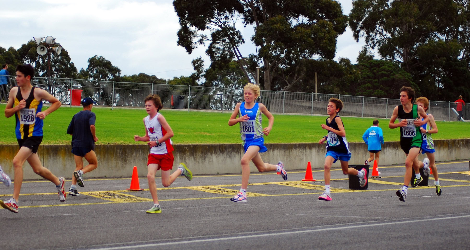Sandown-Classic-2010_0031_3542x1889_6199141