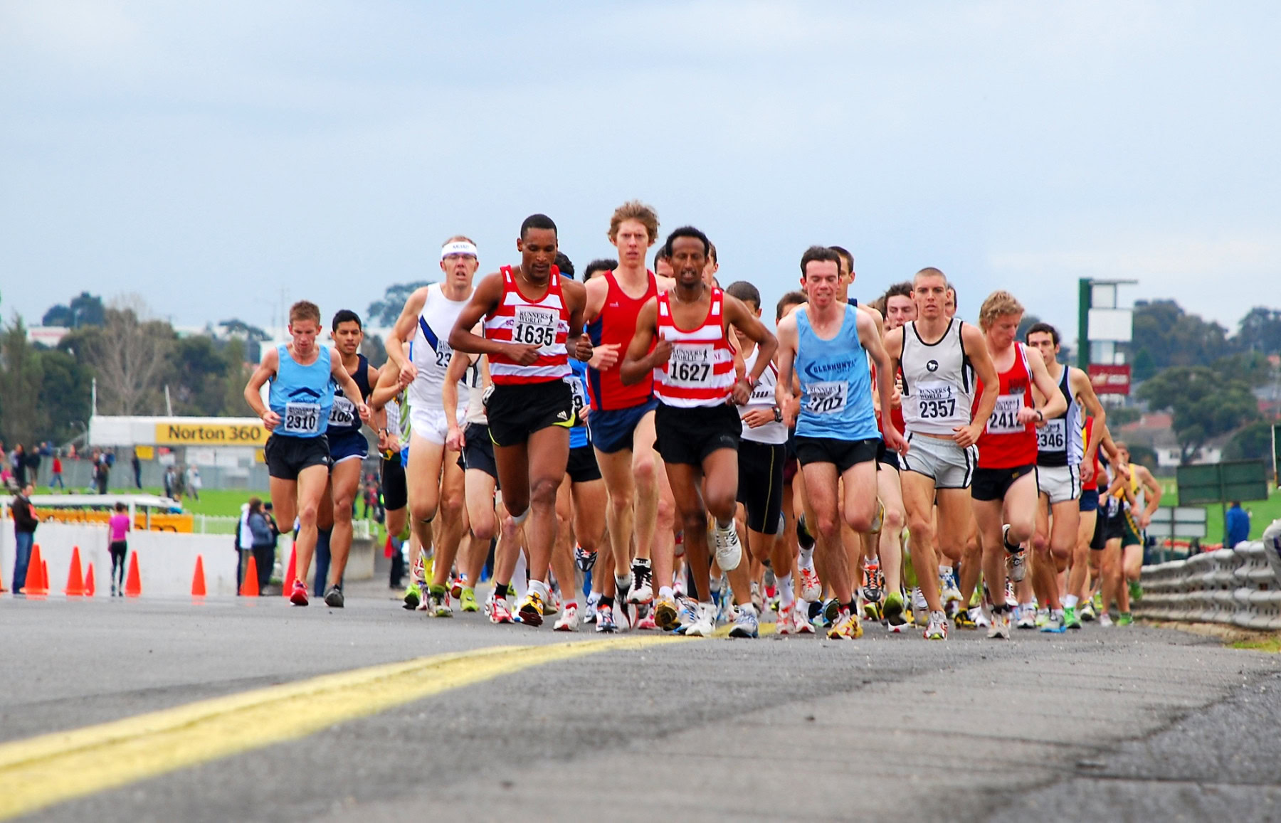 Sandown-Classic-2010_0088_2684x1724_6199096