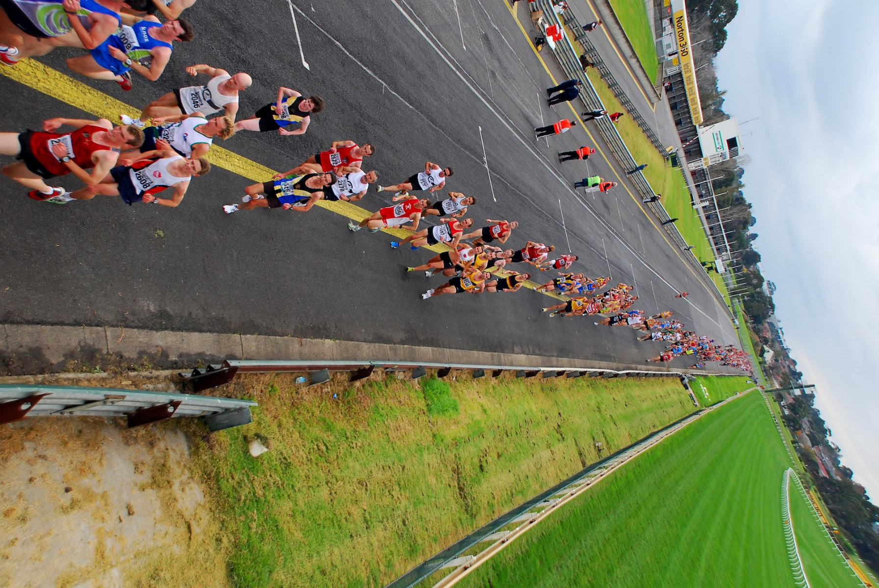Sandown-Classic-2010_02582_3872x2592_6199014