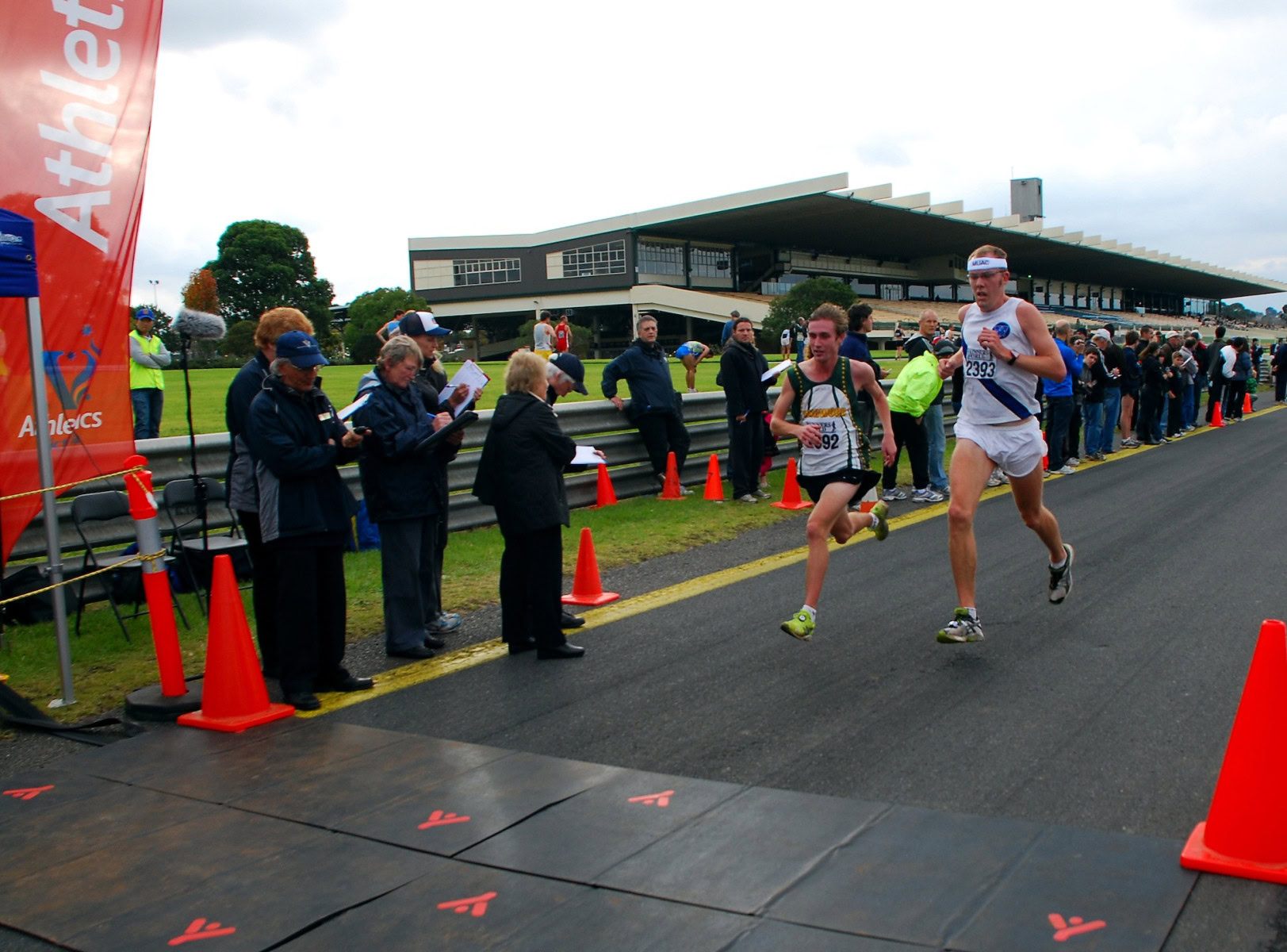 Sandown-Classic-2010_0399_2755x2037_6198940