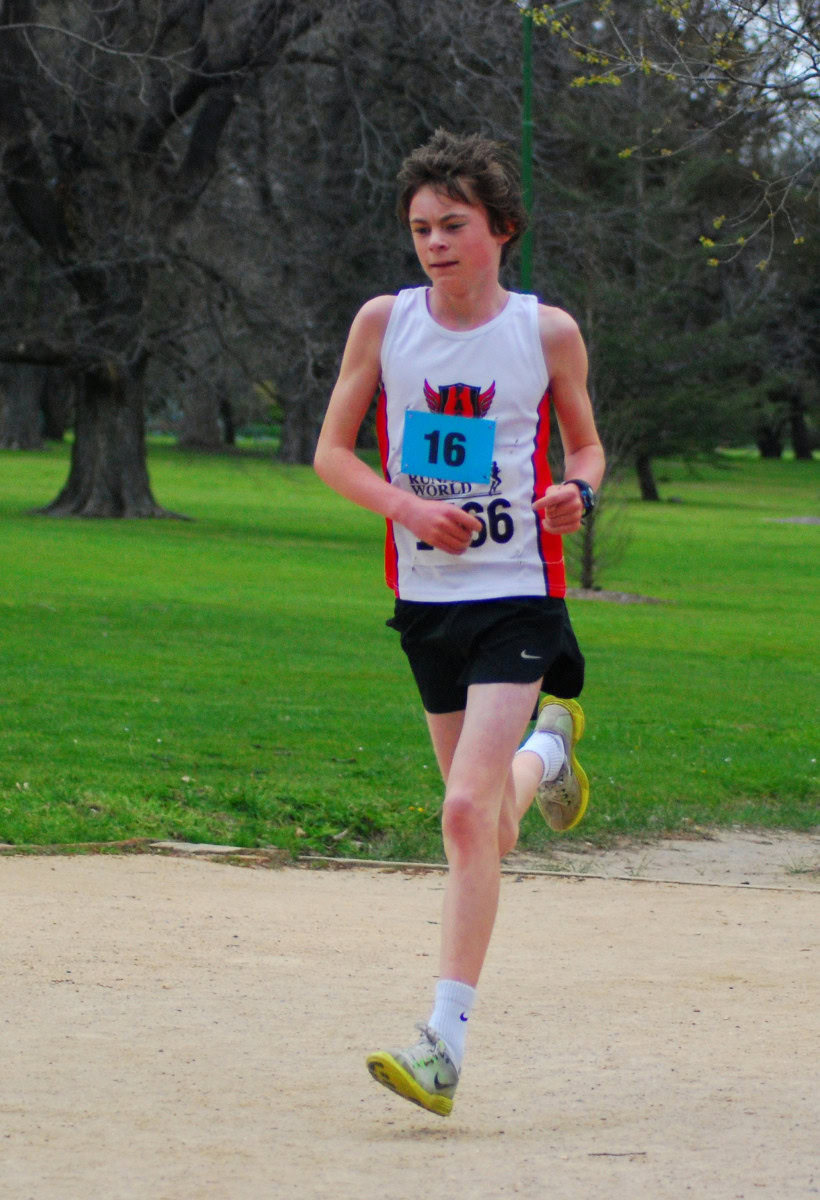 Tan-Relays-2010_0106_1595x2334_6200370