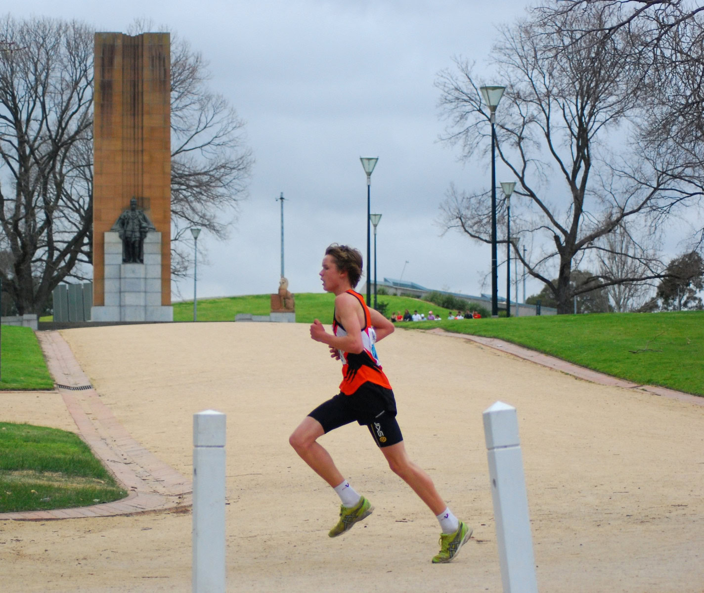 Tan-Relays-2010_0302_2894x2438_6200268