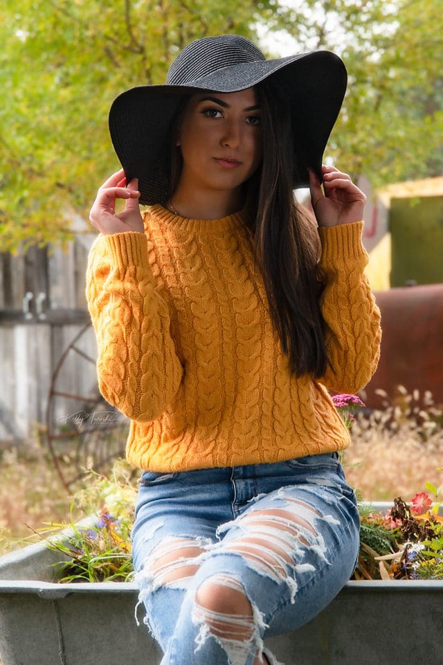 Fall – The Magical Season for Senior Portraits