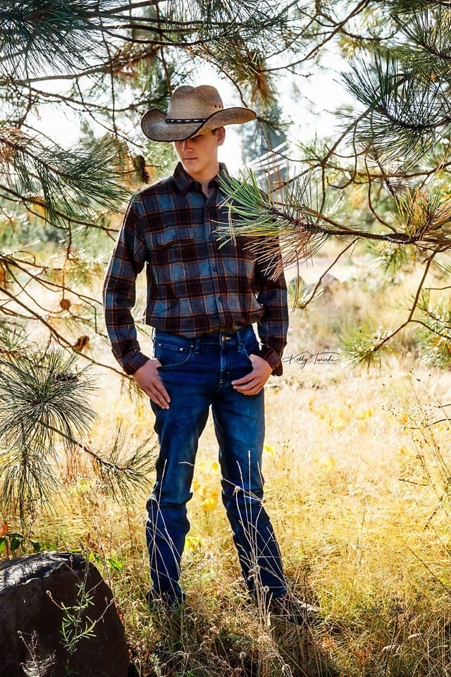 Senior Photo Session with Gage from Lakeside