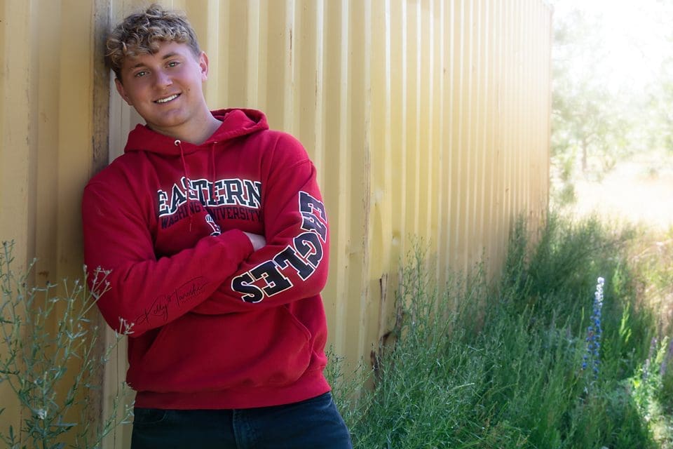 How to Decide When to Schedule Your High School Senior Photos