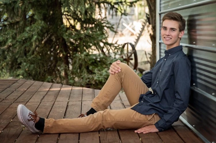 Senior Portraits Spokane WA - Senior Photos Spokane - Senior Pictures Spokane - Senior Pix Spokane - Graduation Photos Spokane
