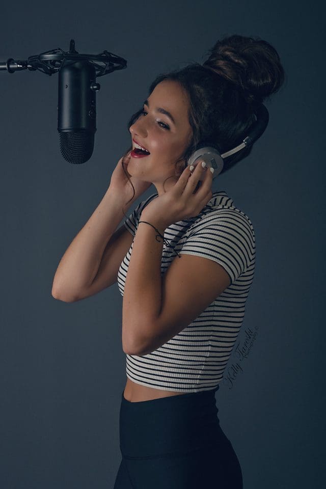 10 Senior Portrait and Photography Styles