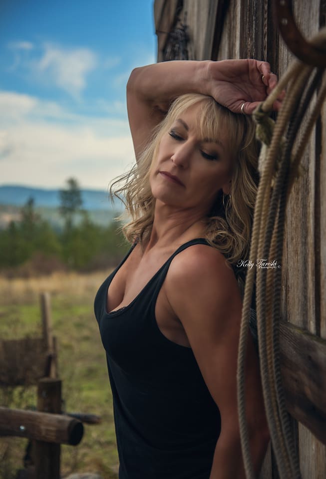 Outdoor Boudoir Photography in Spokane Washington