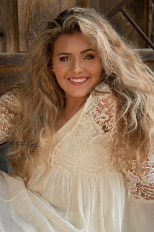 Traditional Senior Portrait Photography Style Spokane Washington