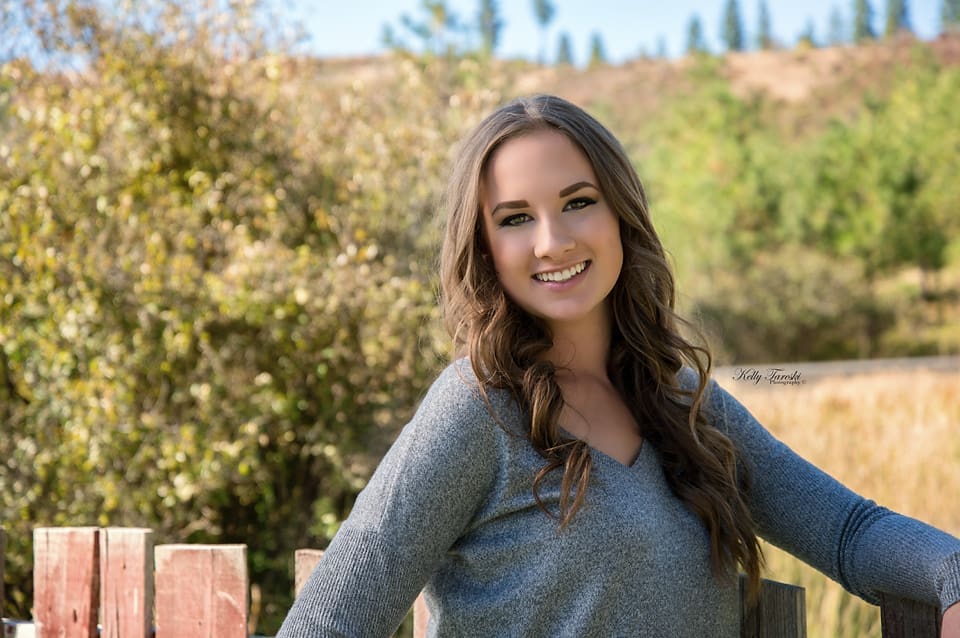 Are Senior Portraits Still a Thing?