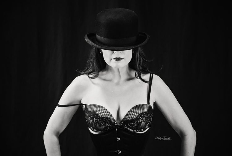 Boudoir-Photography-Spokane-Spokane-Boudoir-Photos-Kelly-Tareski-Photography-28 What to Wear for a Stunning and Elegant Boudoir Session