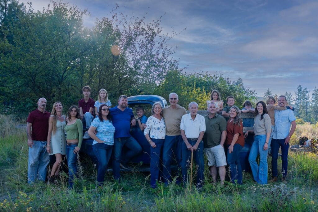 Family Reunion Photography Spokane How to Coordinate a Beautiful Family Reunion Photoshoot