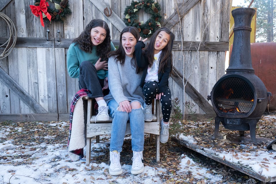 Hilarious Christmas Family Photos That Will Make You Laugh