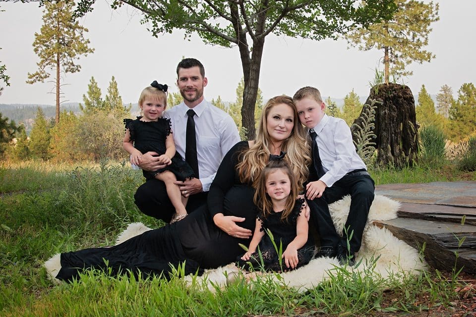 How to Choose Perfect Family Photos Attire