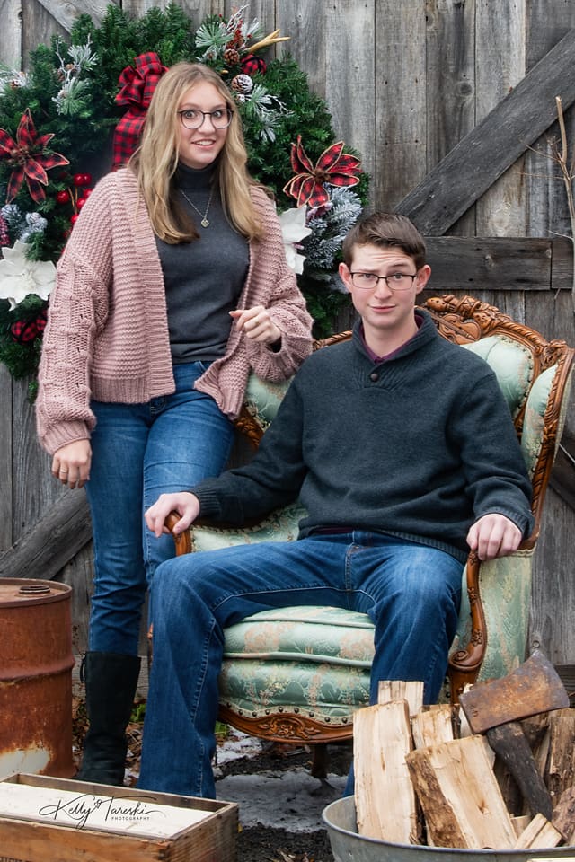 How to Take Funny Xmas Family Photos That Everyone Will Love