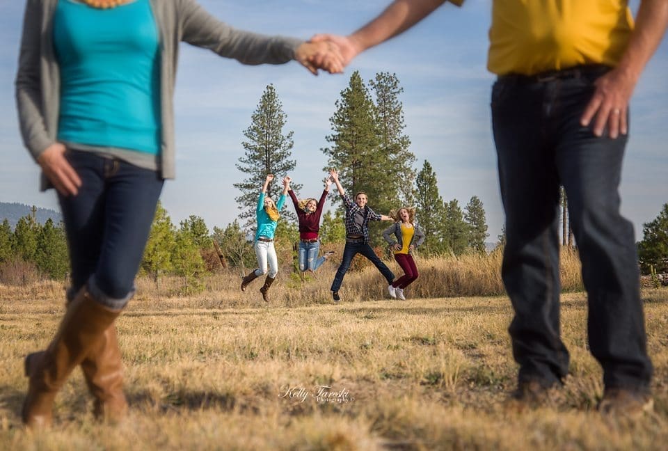 How to Plan Ideas for Large Family Photos