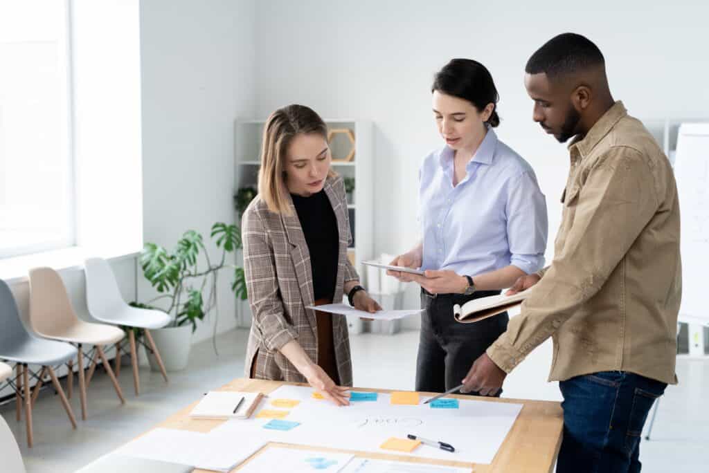 Strategies for Mitigating Risk in a Startup 1 Nine Examples of Risk Spectrums