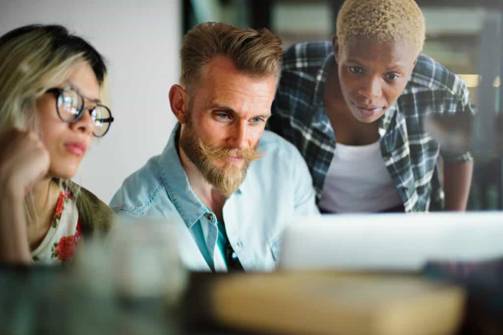 Comparing Decision-Making Frameworks: Insights for Startup Founders and Investors 1 Comparing Decision-Making Frameworks: Insights for Startup Founders and Investors - Comparing Decision Making Frameworks Insights for Startup Founders and Investors