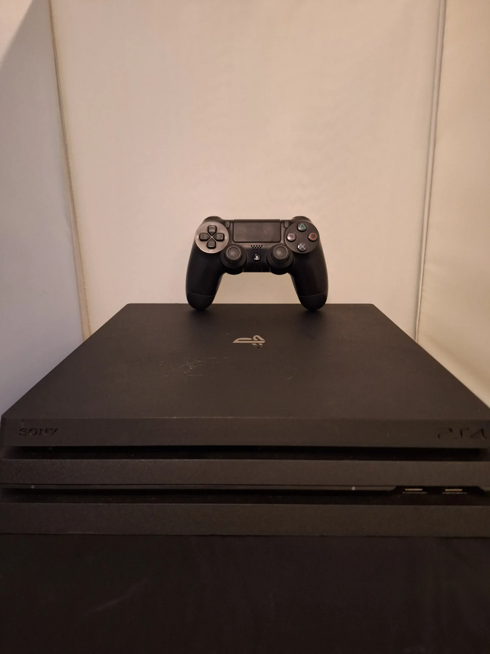 PlayStation 4 Pro Zwart - 1TB Refurbished - Afbeelding 3