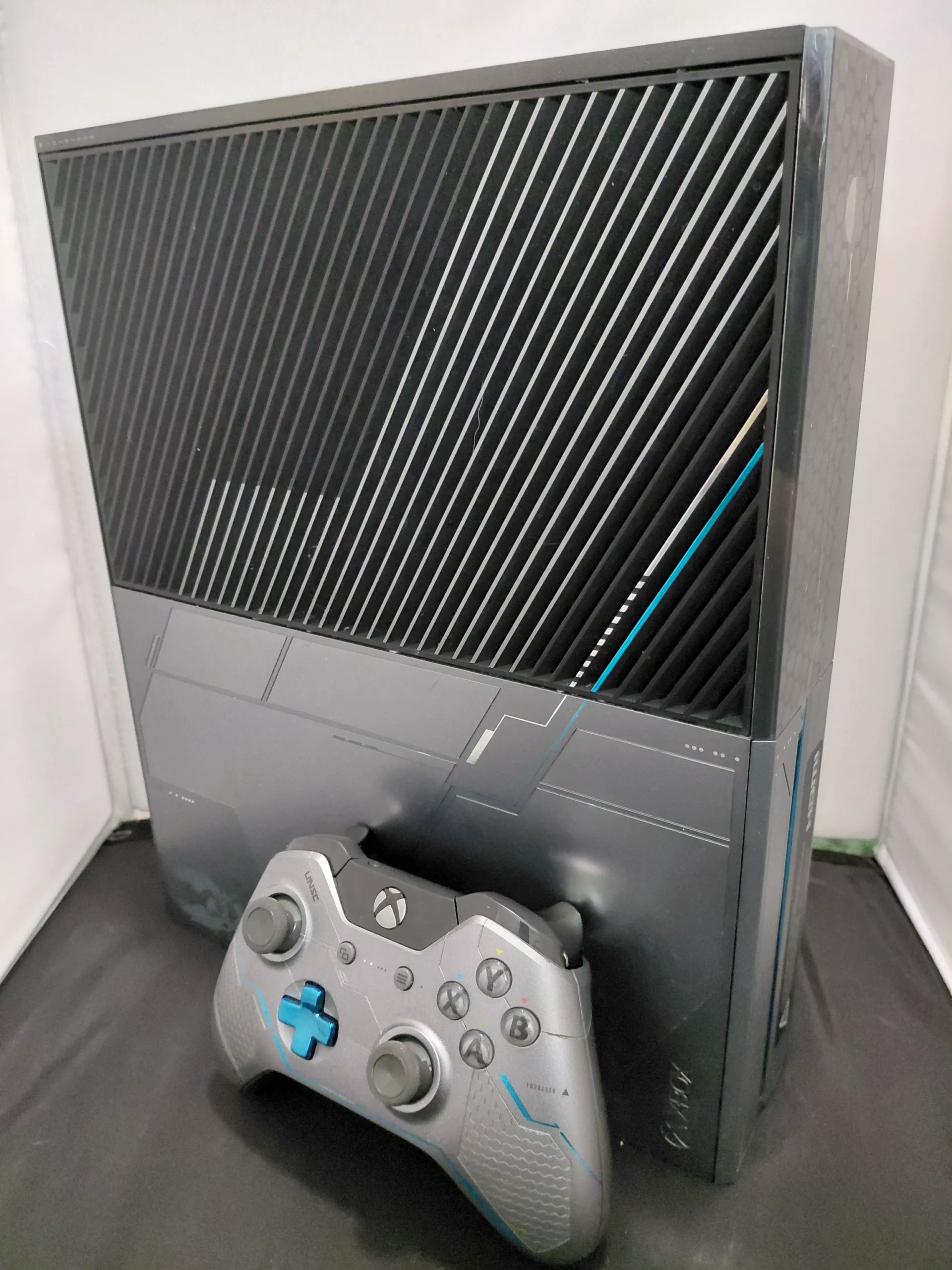 Xbox One 1TB - (Halo 5 Limited Edition) (Refurbished) - Afbeelding 2