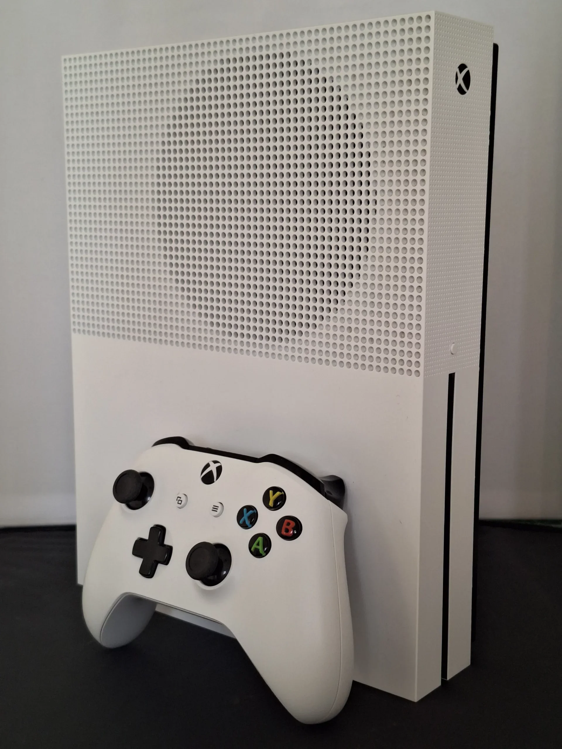 Xbox One S 1TB - Disc Editie Refurbished - Afbeelding 2