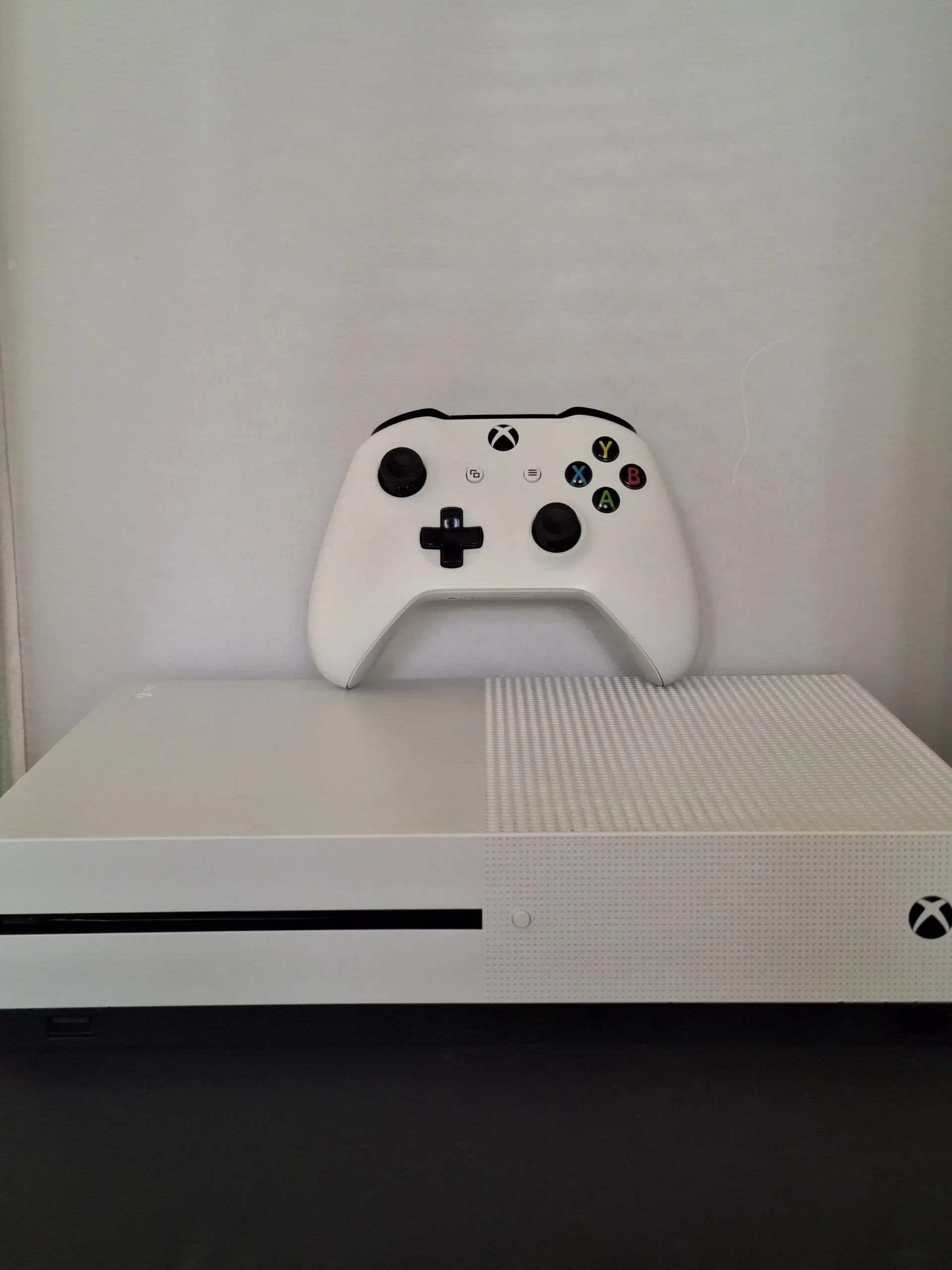 Xbox One S 1TB - Disc Editie Refurbished - Afbeelding 3