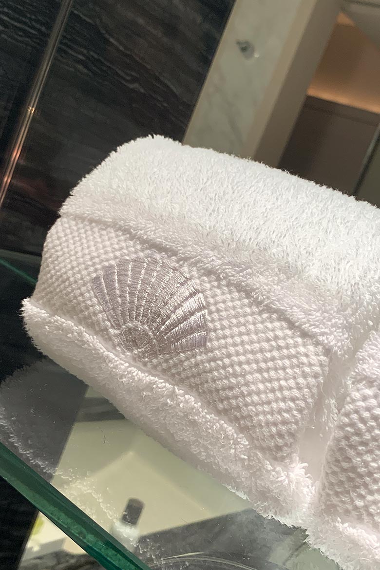 mandarin oriental hong kong hotel review