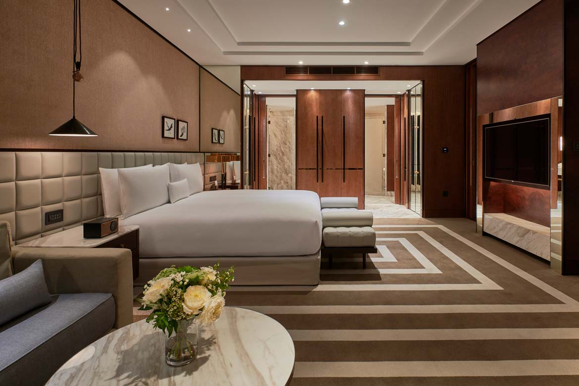 waldorf astoria DIFC dubai hotel review