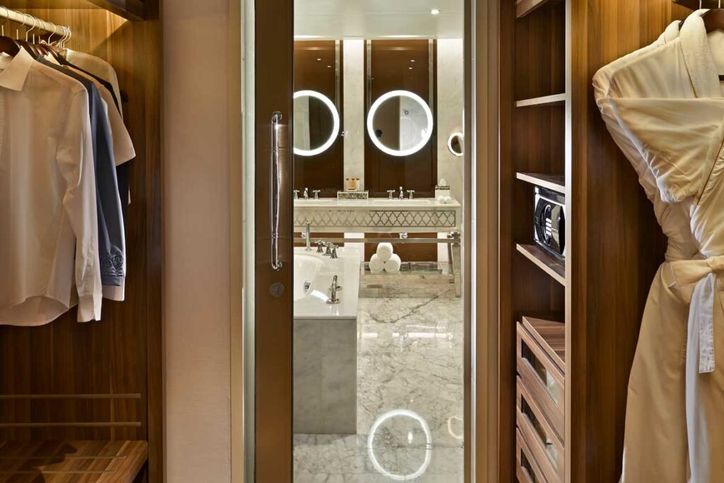 Waldorf Astoria Palm Jumeirah Dubai hotel review