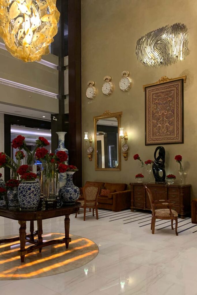 bella lobby