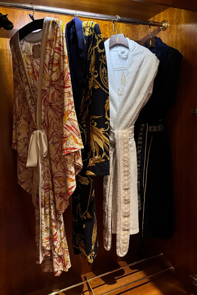 burj al arab review robes