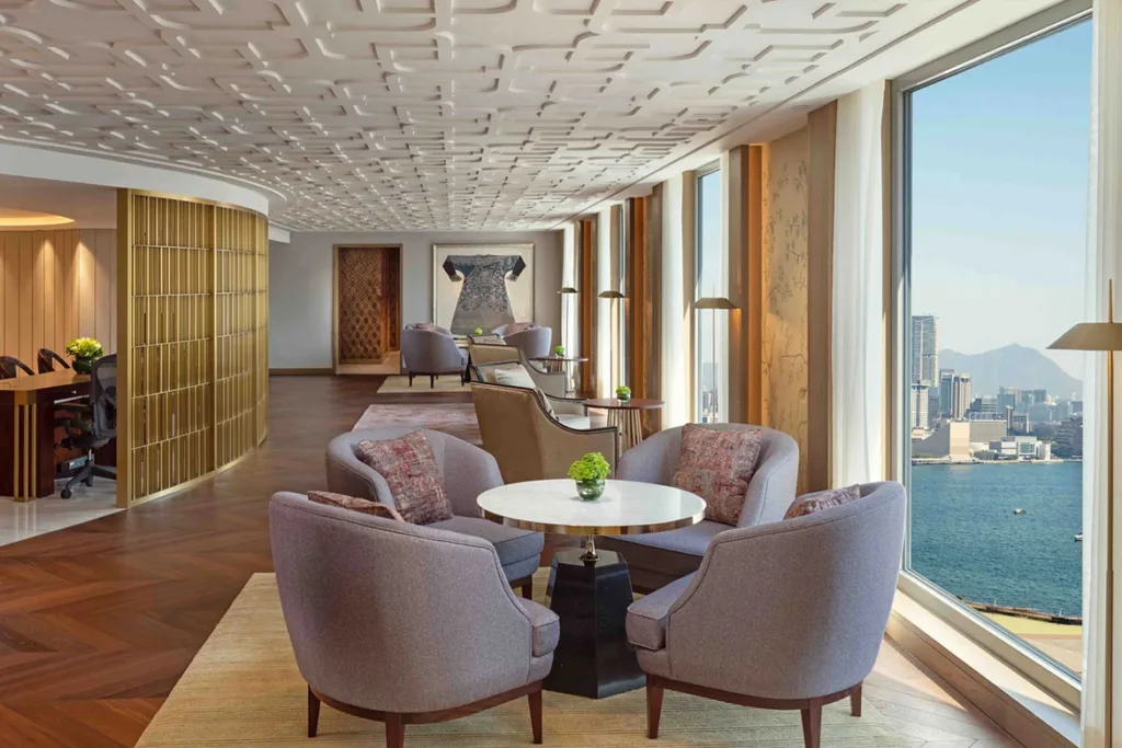 Mandarin Oriental Hong Kong Club Lounge