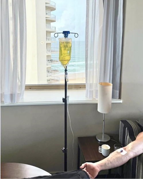 Mobile IV therapy delivered to a hotel room in Byron Bay — The Vitamin Guy